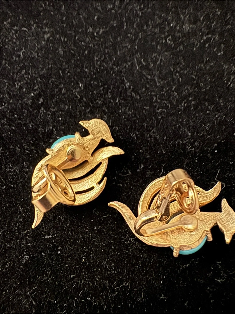 VTG Avon Bird of Paradise Clip Earrings Textured GoldToneFaux Turquoise Cabochon